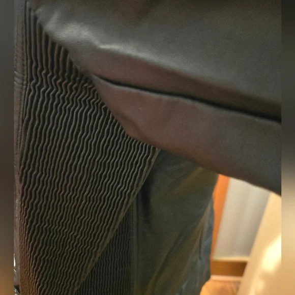 Faux Leather jacket with detachable faux fur collar - Picture 5 of 9